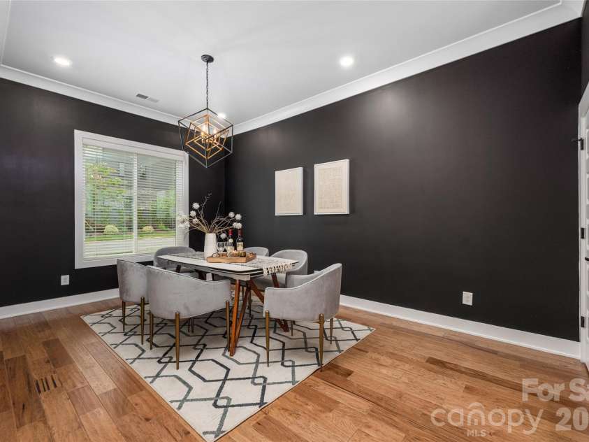 920 Van Every Street, Charlotte, NC 28205.  MLS# CAR4375344, YatesRealty ID 26223. Dining Area