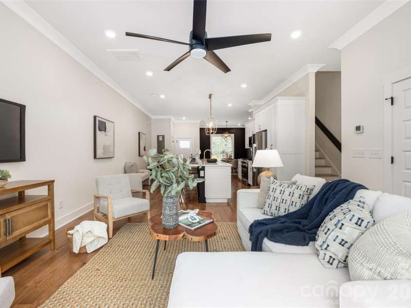 920 Van Every Street, Charlotte, NC 28205.  MLS# CAR4375344, YatesRealty ID 26223. Open floor plan with natural light