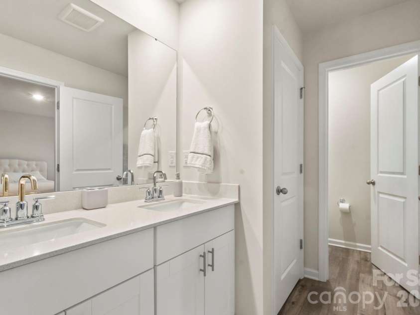 3045 Belstock Court, Charlotte, NC 28216.  MLS# CAR4375418, YatesRealty ID 26224. 