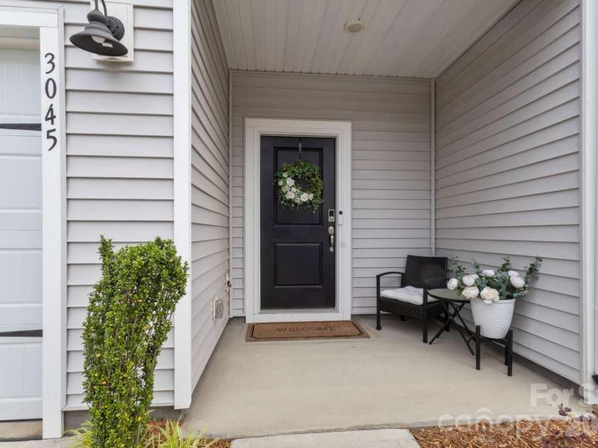 3045 Belstock Court, Charlotte, NC 28216.  MLS# CAR4414160, YatesRealty ID 26224. 