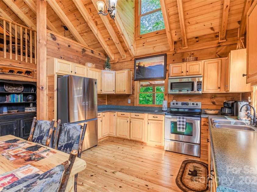 460 Briggs Cove Road, Robbinsville, NC 28771.  MLS# CAR4278601, YatesRealty ID 26224. 