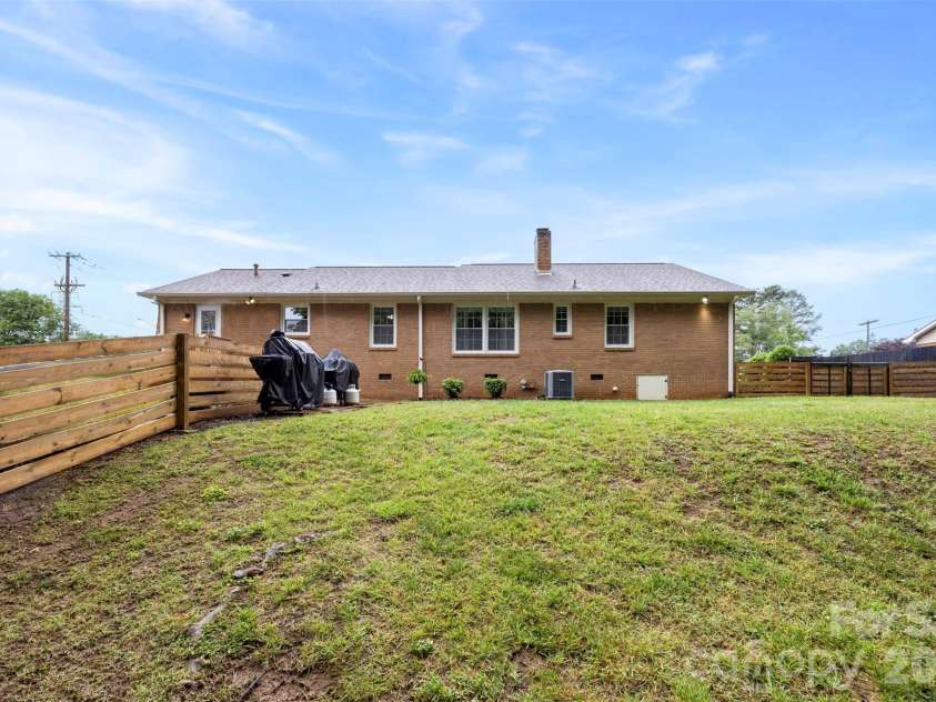 1254 Churchill Drive, Gastonia, NC 28054.  MLS# CAR4377477, YatesRealty ID 26225. 