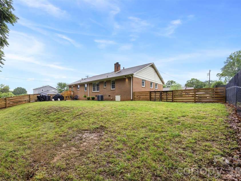 1254 Churchill Drive, Gastonia, NC 28054.  MLS# CAR4377477, YatesRealty ID 26225. 