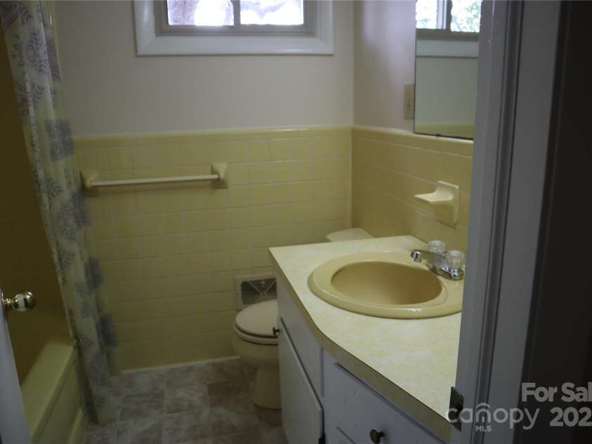 754 Cambridge Circle, Rock Hill, SC 29730.  MLS# CAR4282010, YatesRealty ID 26225. 