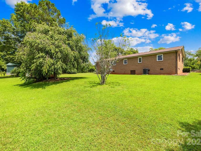 636 Hillcrest Street, Hudson, NC 28638.  MLS# CAR4281953, YatesRealty ID 26228. 
