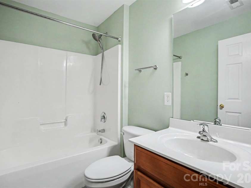 412 Nicklaus Lane, Fort Mill, SC 29715.  MLS# CAR4380502, YatesRealty ID 26229. 