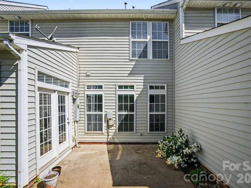 412 Nicklaus Lane, Fort Mill, SC 29715.  MLS# CAR4380502, YatesRealty ID 26229. 