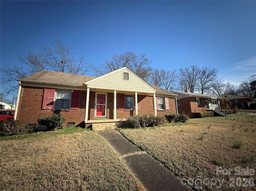 2924 Burbank Drive, Charlotte, NC 28216.  MLS# CAR4349083, YatesRealty ID 2623. 