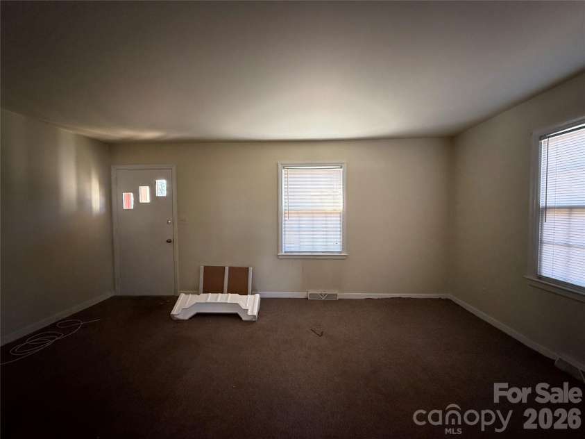 2924 Burbank Drive, Charlotte, NC 28216.  MLS# CAR4349083, YatesRealty ID 2623. 