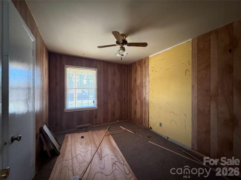2924 Burbank Drive, Charlotte, NC 28216.  MLS# CAR4349083, YatesRealty ID 2623. 