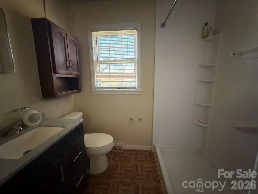 2924 Burbank Drive, Charlotte, NC 28216.  MLS# CAR4349083, YatesRealty ID 2623. 