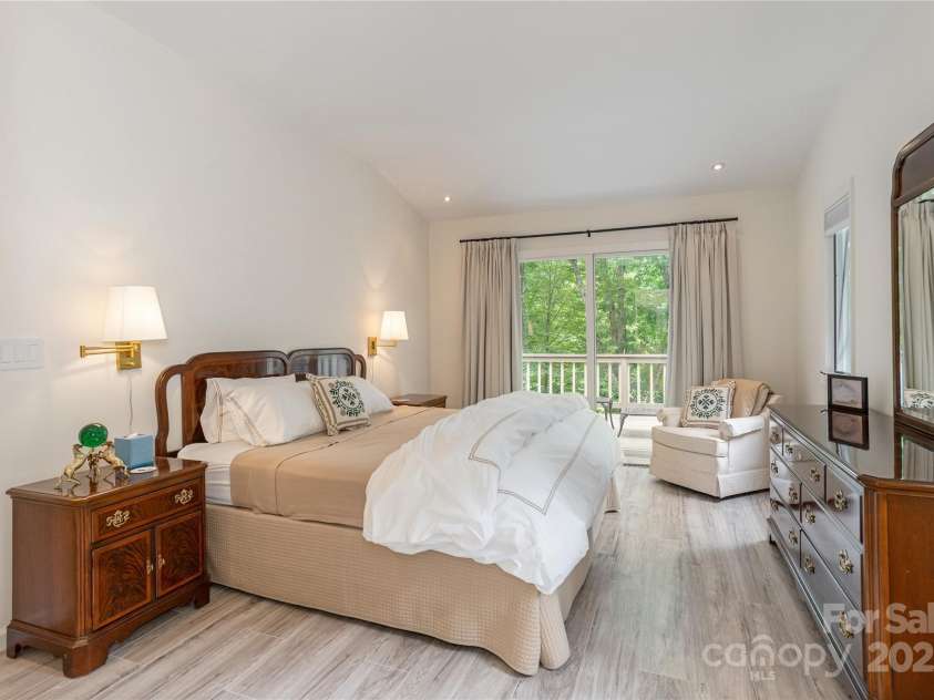 315 Sedi Lane, Brevard, NC 28712.  MLS# CAR4281627, YatesRealty ID 26231. 