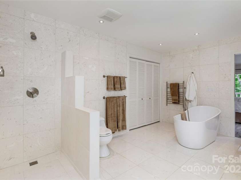 315 Sedi Lane, Brevard, NC 28712.  MLS# CAR4281627, YatesRealty ID 26231. 