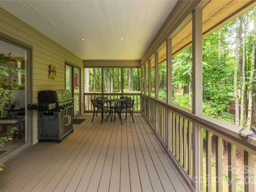 315 Sedi Lane, Brevard, NC 28712.  MLS# CAR4281627, YatesRealty ID 26231. 