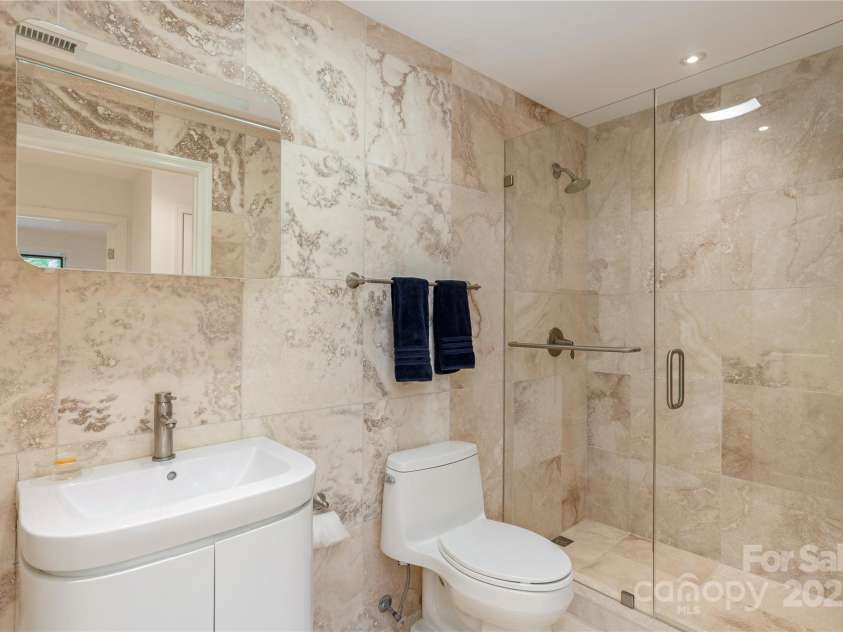 315 Sedi Lane, Brevard, NC 28712.  MLS# CAR4281627, YatesRealty ID 26231. 