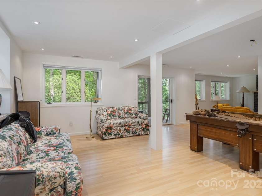 315 Sedi Lane, Brevard, NC 28712.  MLS# CAR4281627, YatesRealty ID 26231. 