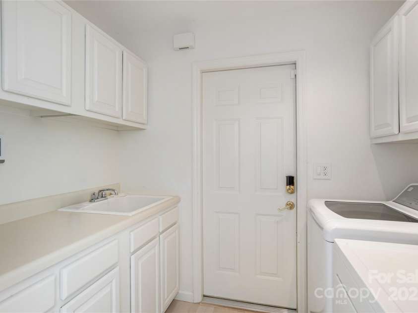 315 Sedi Lane, Brevard, NC 28712.  MLS# CAR4281627, YatesRealty ID 26231. 