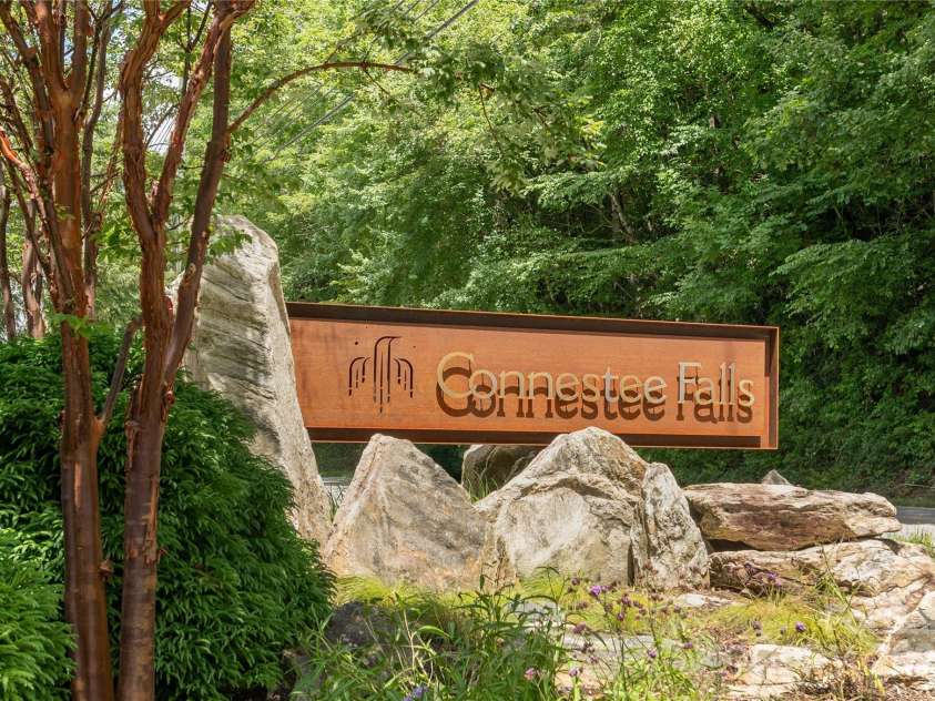 315 Sedi Lane, Brevard, NC 28712.  MLS# CAR4281627, YatesRealty ID 26231. 