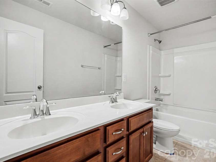 8211 Pamplin Court, Charlotte, NC 28273.  MLS# CAR4382541, YatesRealty ID 26232. 