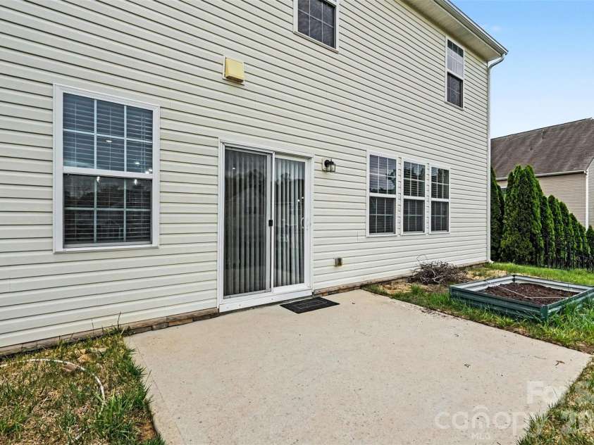 8211 Pamplin Court, Charlotte, NC 28273.  MLS# CAR4382541, YatesRealty ID 26232. 