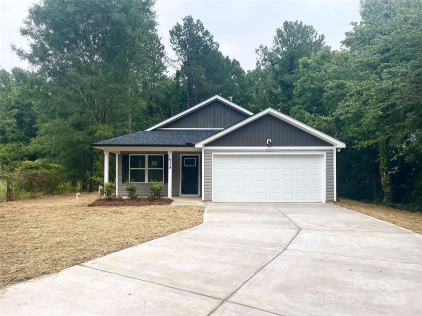 924 Forest Drive, Marshville, NC 28103.  MLS# CAR4275018, YatesRealty ID 26233. 