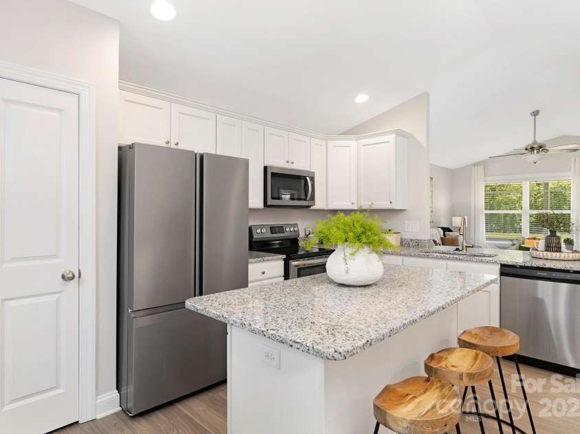 924 Forest Drive, Marshville, NC 28103.  MLS# CAR4275018, YatesRealty ID 26233. 