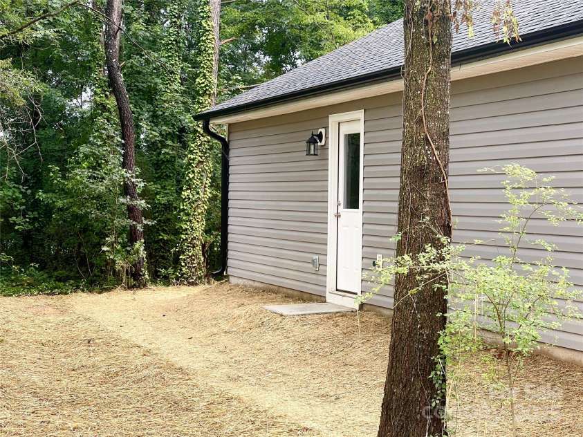 924 Forest Drive, Marshville, NC 28103.  MLS# CAR4275018, YatesRealty ID 26233. 