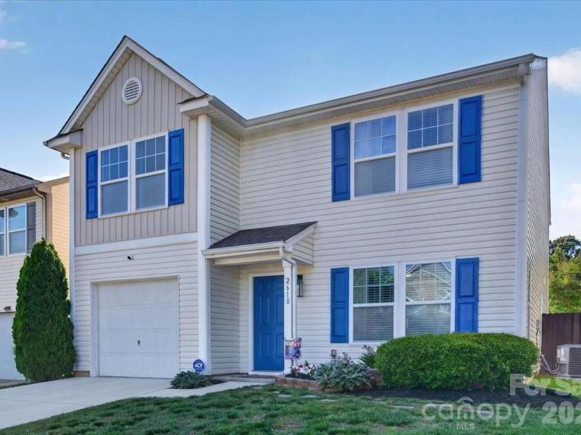 2610 Bramble Ridge Court, Charlotte, NC 28215.  MLS# CAR4383197, YatesRealty ID 26234. Front Exterior