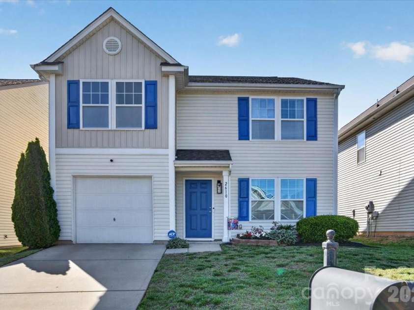 2610 Bramble Ridge Court, Charlotte, NC 28215.  MLS# CAR4383197, YatesRealty ID 26234. Front Exterior