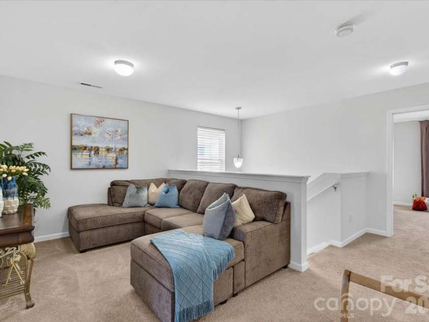 2610 Bramble Ridge Court, Charlotte, NC 28215.  MLS# CAR4383197, YatesRealty ID 26234. Loft