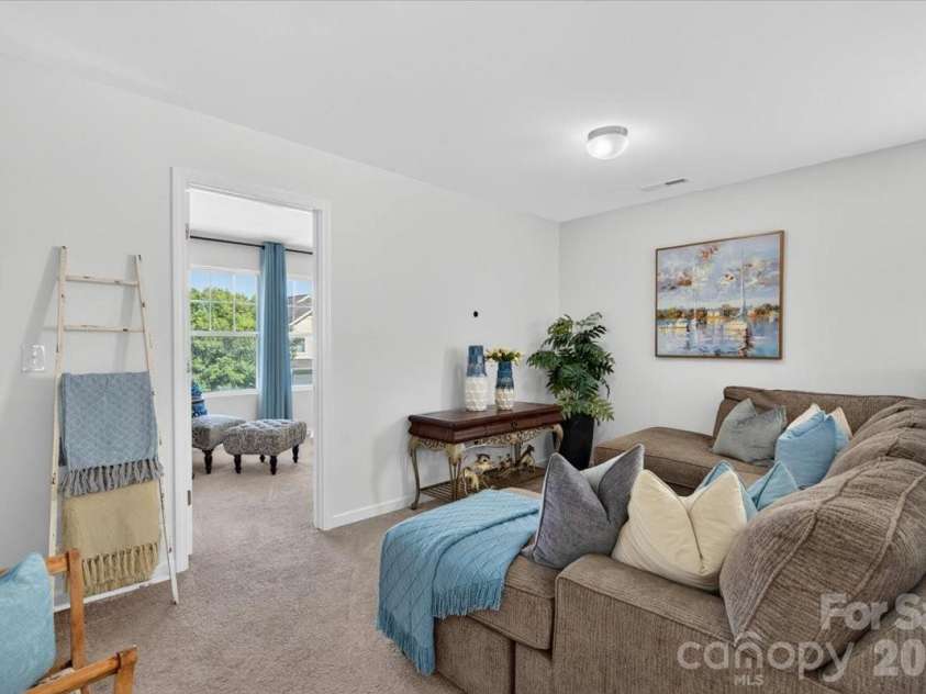 2610 Bramble Ridge Court, Charlotte, NC 28215.  MLS# CAR4383197, YatesRealty ID 26234. Loft