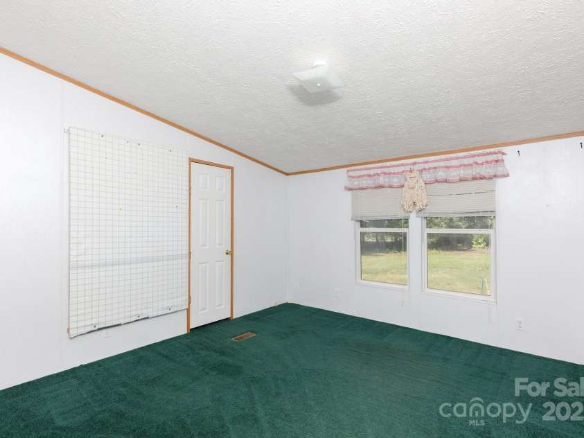 837 Huntington Drive, Fort Lawn, SC 29714.  MLS# CAR4280365, YatesRealty ID 26234. Bed 3