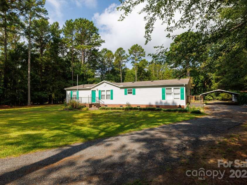 837 Huntington Drive, Fort Lawn, SC 29714.  MLS# CAR4280365, YatesRealty ID 26234. Front View 2