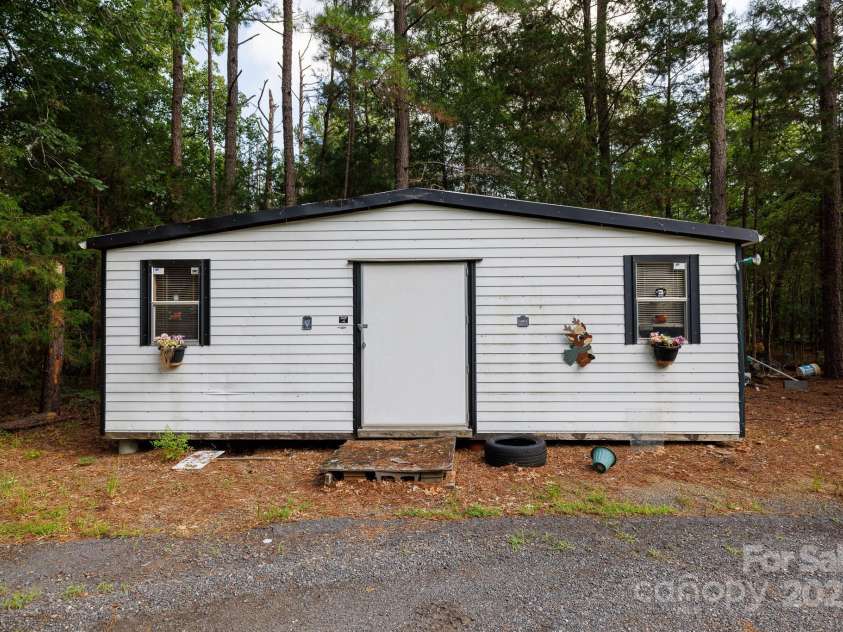 837 Huntington Drive, Fort Lawn, SC 29714.  MLS# CAR4280365, YatesRealty ID 26234. Outbuilding 2