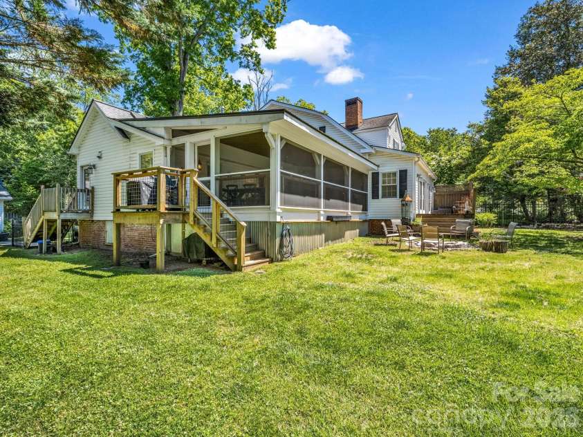 536 Maple Street, Brevard, NC 28712.  MLS# CAR4383201, YatesRealty ID 26235. 