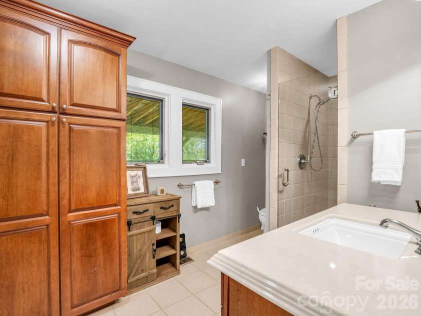 536 Maple Street, Brevard, NC 28712.  MLS# CAR4383201, YatesRealty ID 26235. 