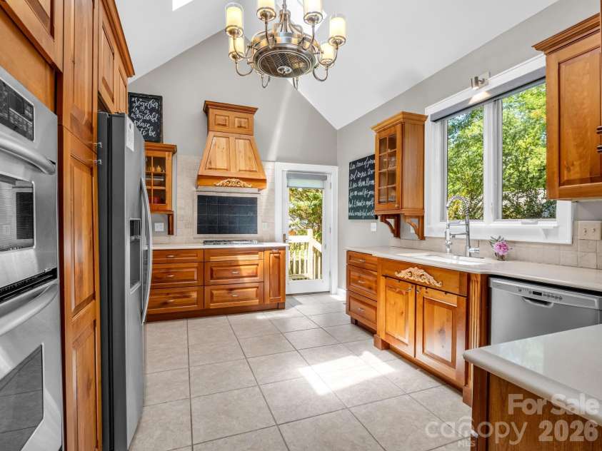 536 Maple Street, Brevard, NC 28712.  MLS# CAR4383201, YatesRealty ID 26235. 