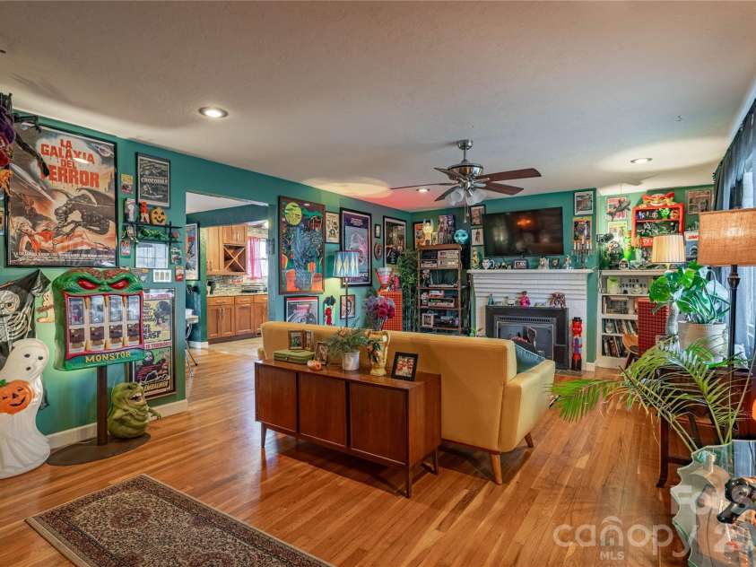 200 Falls Street, Morganton, NC 28655.  MLS# CAR4383767, YatesRealty ID 26237. 