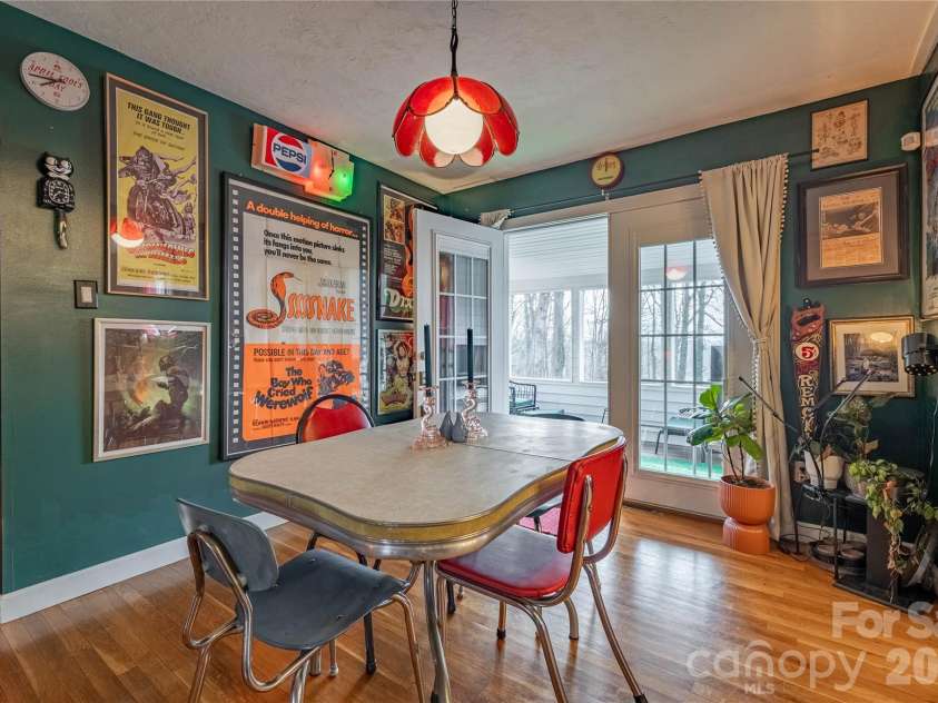 200 Falls Street, Morganton, NC 28655.  MLS# CAR4383767, YatesRealty ID 26237. 