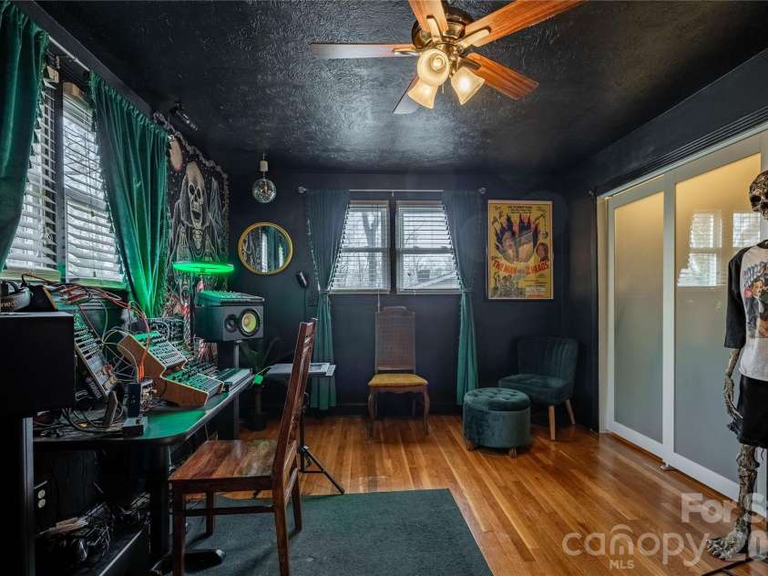 200 Falls Street, Morganton, NC 28655.  MLS# CAR4383767, YatesRealty ID 26237. 