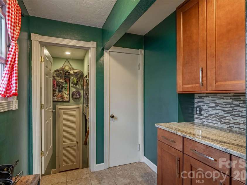 200 Falls Street, Morganton, NC 28655.  MLS# CAR4383767, YatesRealty ID 26237. 