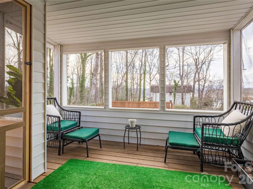 200 Falls Street, Morganton, NC 28655.  MLS# CAR4383767, YatesRealty ID 26237. 