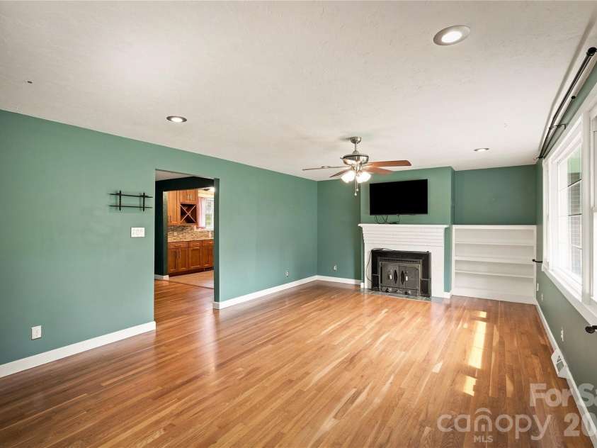 200 Falls Street, Morganton, NC 28655.  MLS# CAR4383767, YatesRealty ID 26237. 