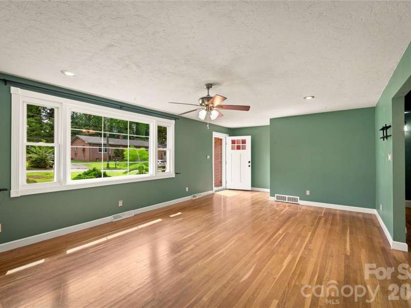 200 Falls Street, Morganton, NC 28655.  MLS# CAR4383767, YatesRealty ID 26237. 