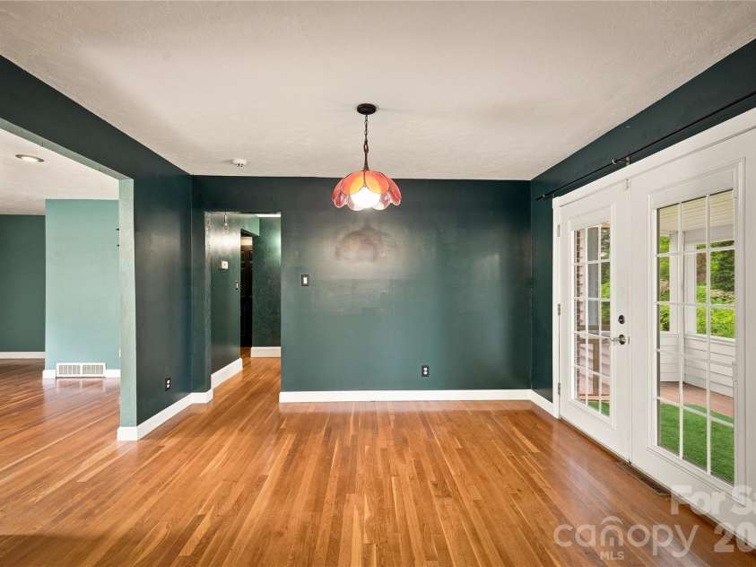 200 Falls Street, Morganton, NC 28655.  MLS# CAR4383767, YatesRealty ID 26237. 