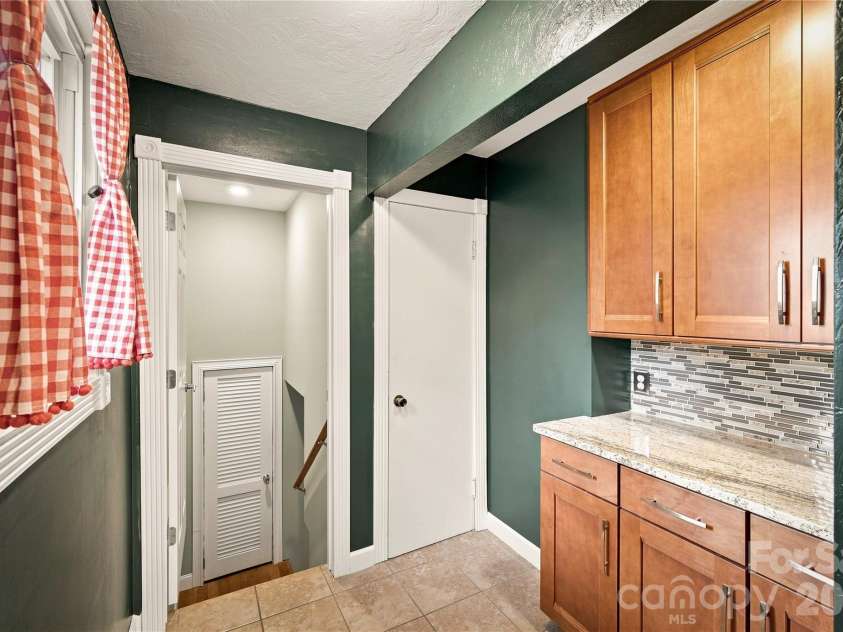 200 Falls Street, Morganton, NC 28655.  MLS# CAR4383767, YatesRealty ID 26237. 
