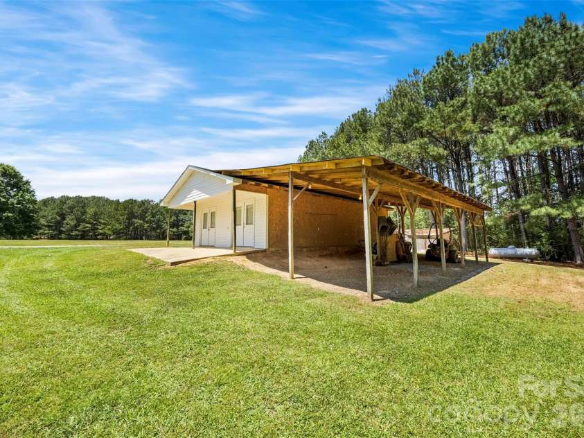 5639 White Store Road, Wingate, NC 28174.  MLS# CAR4384824, YatesRealty ID 26238. 