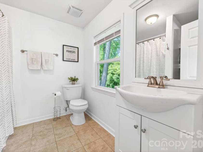 3407 Ratchford Drive, Gastonia, NC 28056.  MLS# CAR4385064, YatesRealty ID 26239. Bathroom - Main
