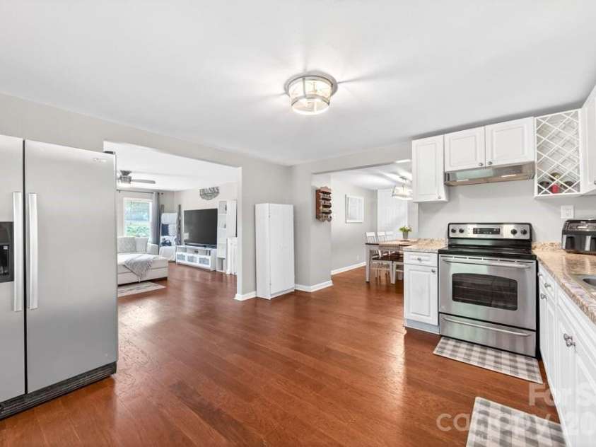 3407 Ratchford Drive, Gastonia, NC 28056.  MLS# CAR4385064, YatesRealty ID 26239. Kitchen
