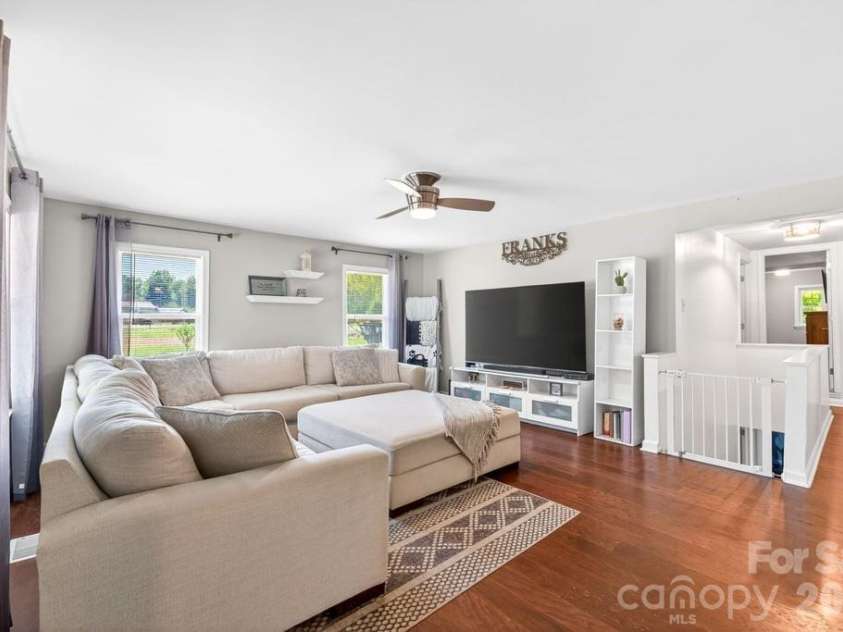 3407 Ratchford Drive, Gastonia, NC 28056.  MLS# CAR4385064, YatesRealty ID 26239. Living Room